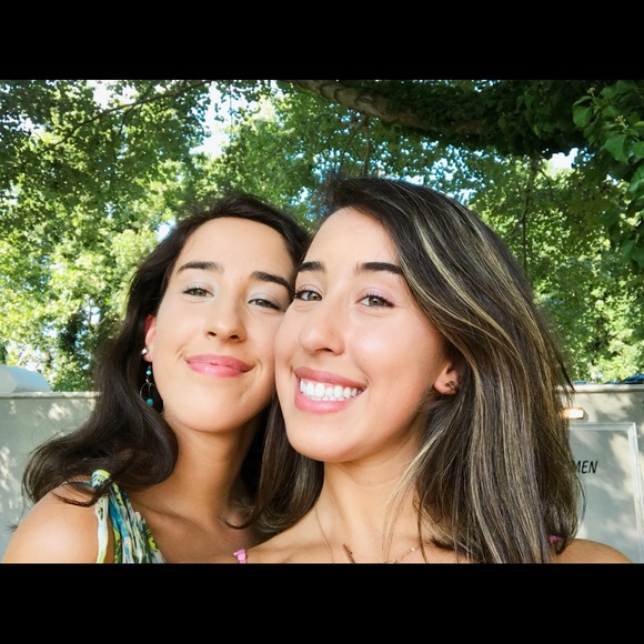 Meet Your Poshers, Jilly & Kiki! - Picture 1 of 1